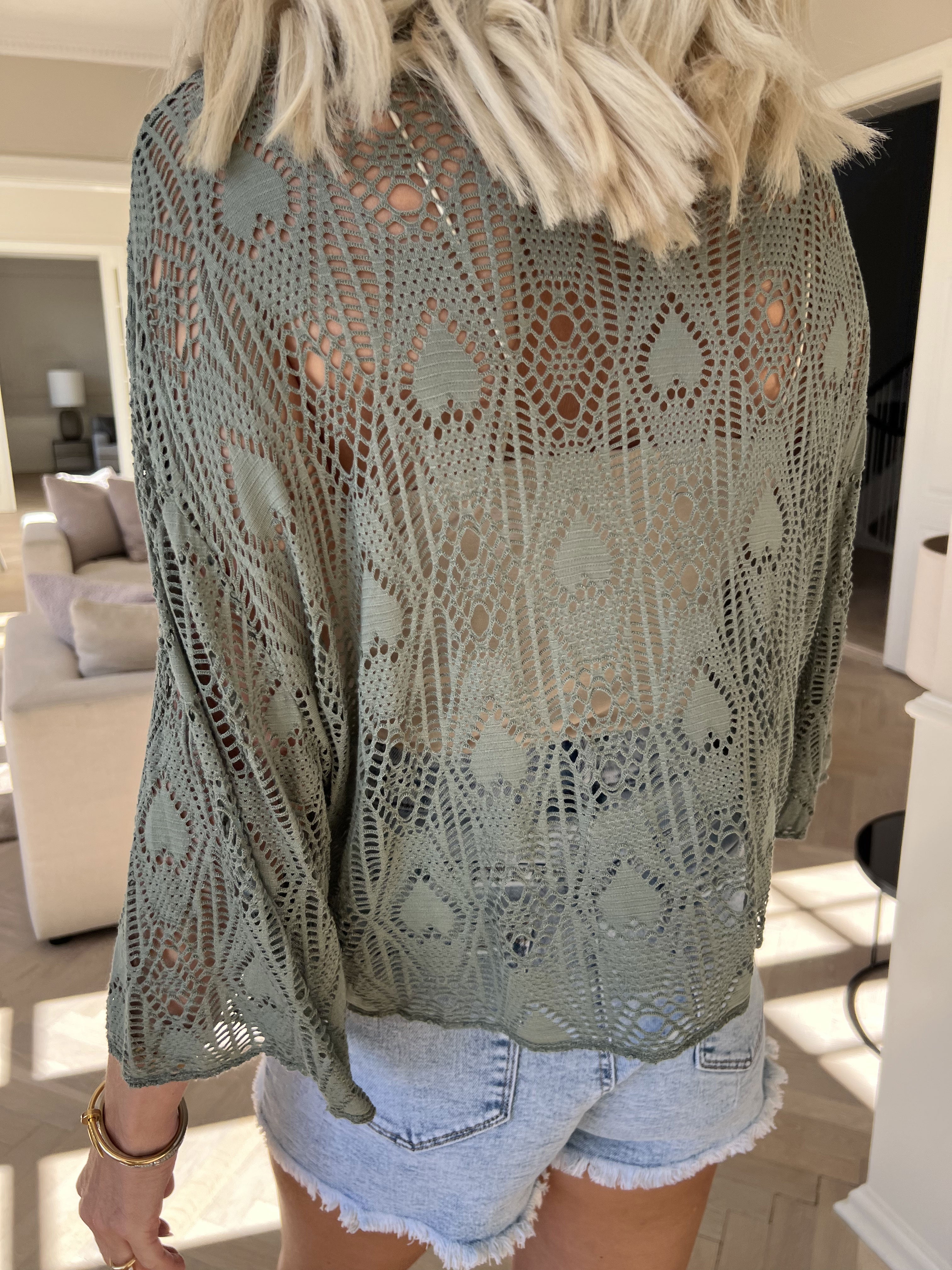 Elly - Let cardigan i viskose med hulmønster